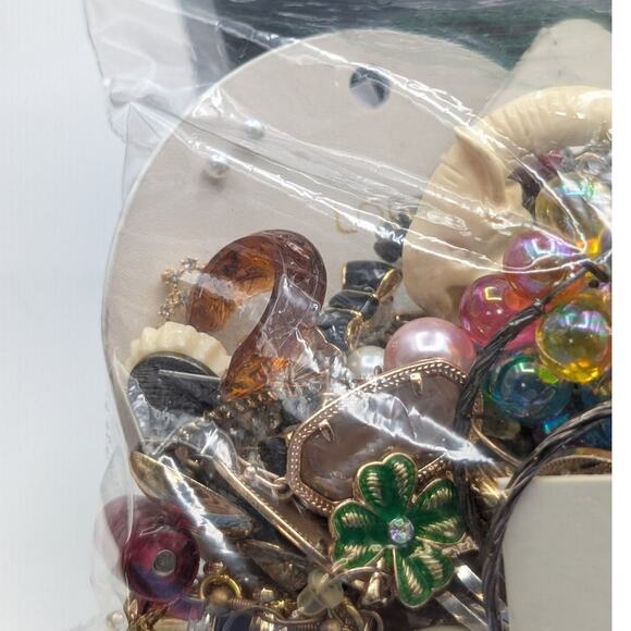 Bag Of Pierced Earrings Wearable to Excellent Condition - Picture 5 of 8